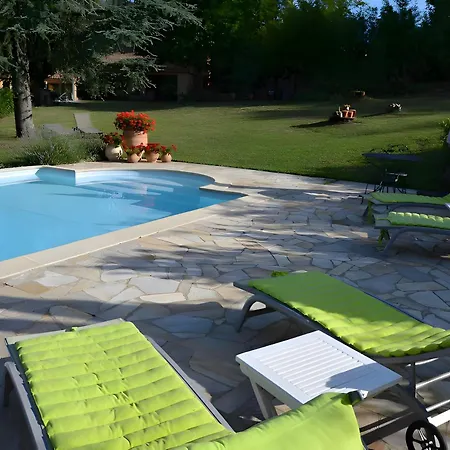 Couette-café Confortable Avec Piscine Jaujac